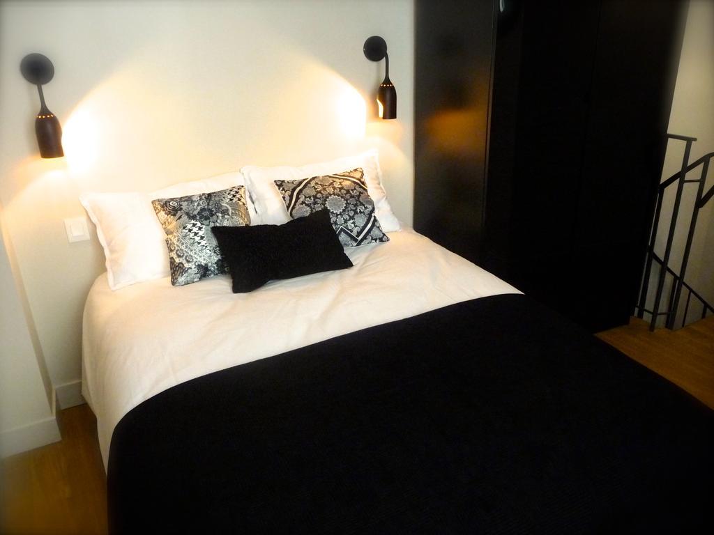 Duplex De Charme Au Coeur De Montmartre Apartment Париж Стая снимка