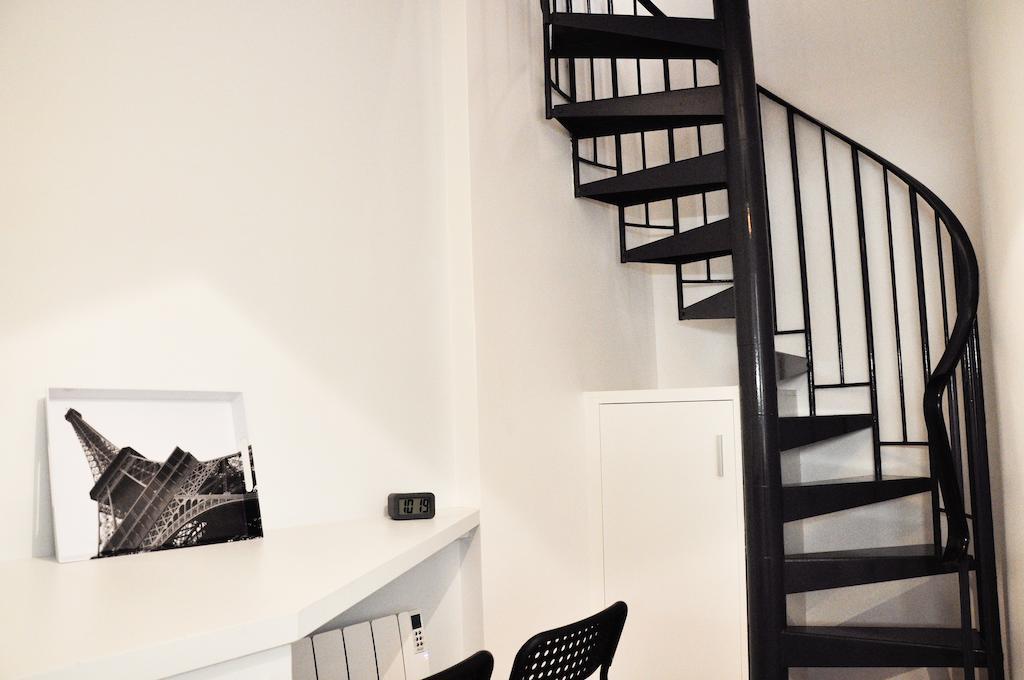 Duplex De Charme Au Coeur De Montmartre Apartment Париж Стая снимка